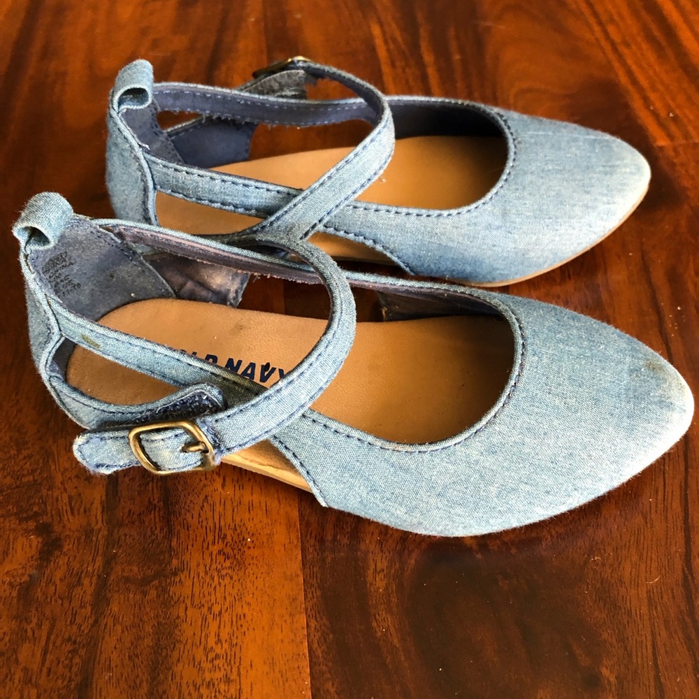 Size 6 Old Navy flats